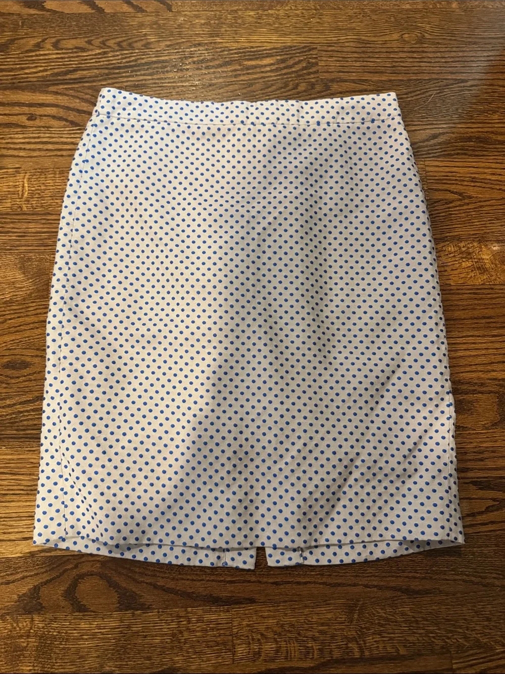 J Crew The Pencil Skirt in Size 6 Taupe with Blue Polka Dots